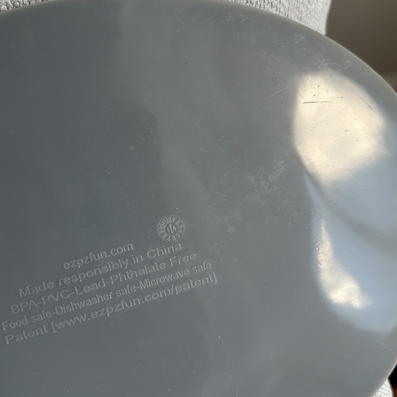 EZ PZ mini mat with lid in gray - Picture 10 of 10